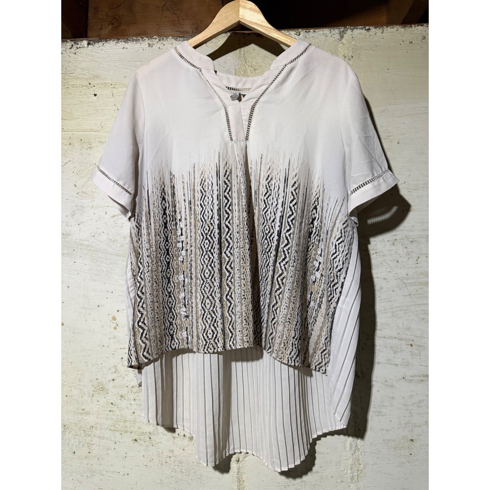 Cato 14/16W Plus Size Cream Tribal Border Print Pleated Back Short Sleeve Blouse